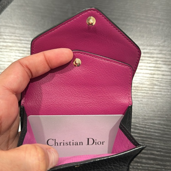 Authentic Dior wallet NWT,this wallet is perfect and lightweight. - Picture 5 of 7